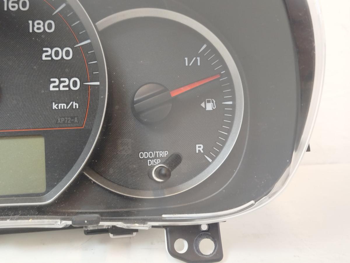 Toyota Yaris XP13 Tacho Kombiinstrument 1.3 73kw 1NRFE 88tkm