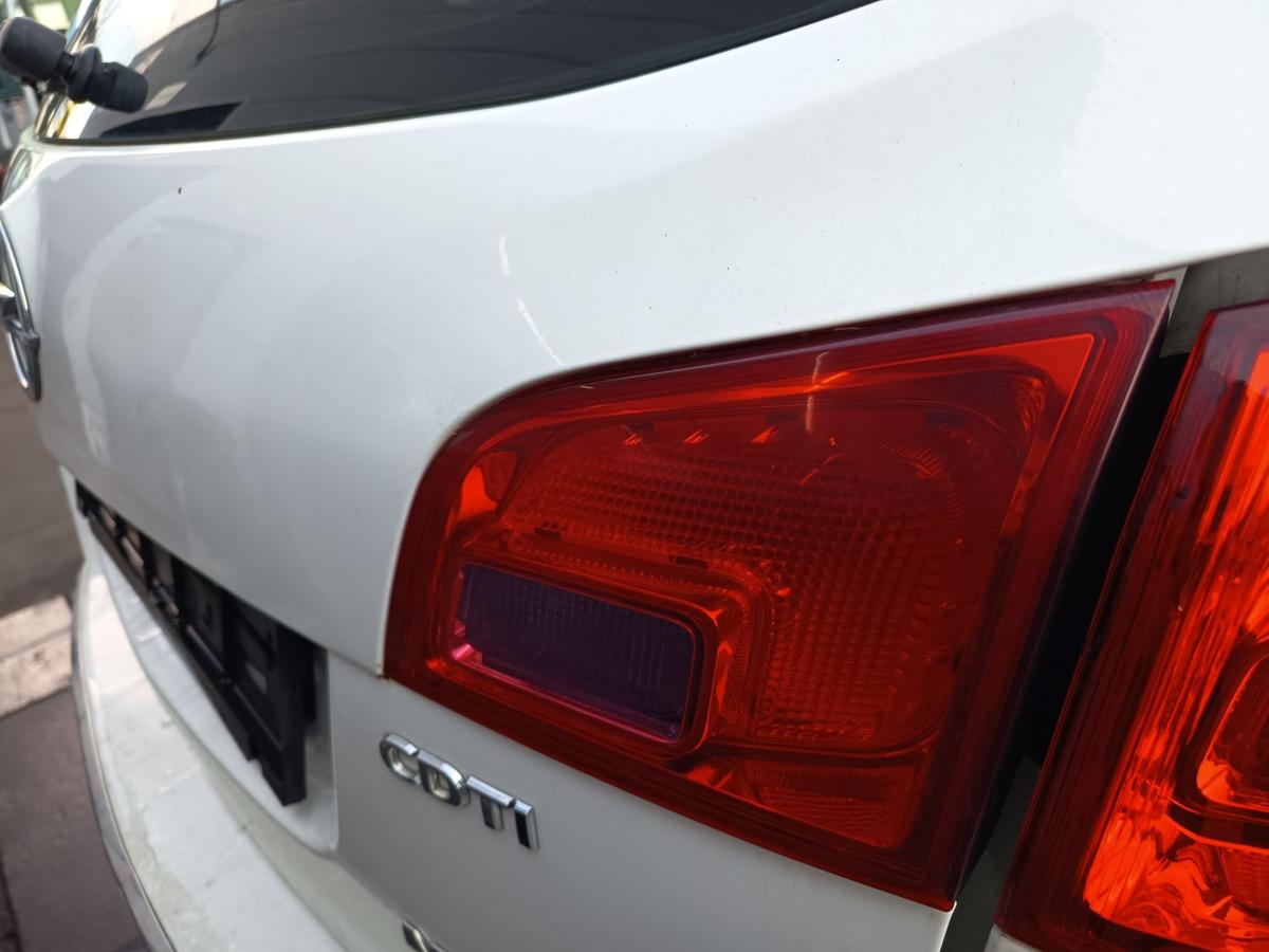 Opel Astra J Sports Tourer original R&uuml;ckleuchte rechts innen Heck Licht Bj 2013