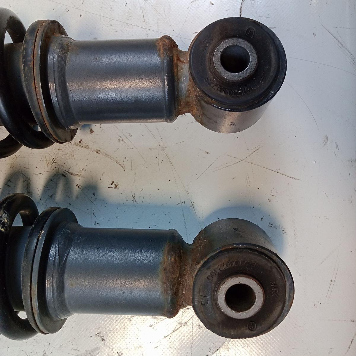 Mercedes Actros MP4 Typ 963 original Satz D&auml;mpfer Fahrerhaus hinten Bj.2018