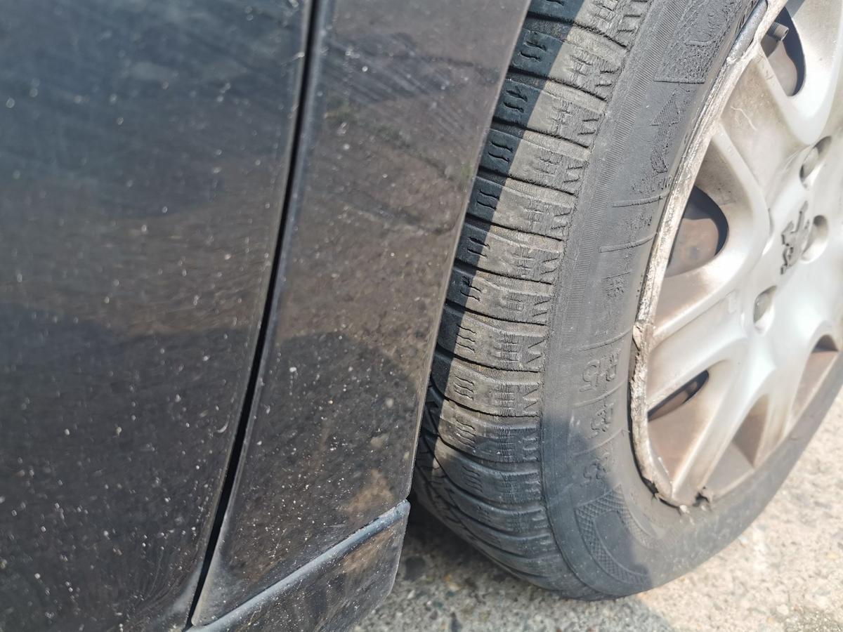 Peugeot 207SW Kotflügel Fender Seitenwand vorn rechts EXL Obsidianschwarz