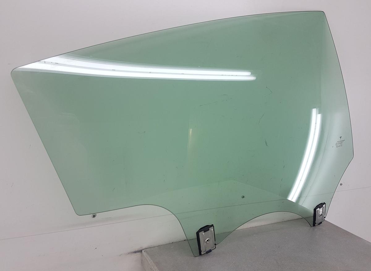 Tesla Model 3 T&uuml;rscheibe hinten rechts in gr&uuml;ncolor Bj2019 KEIN VSG 1077905-00-C