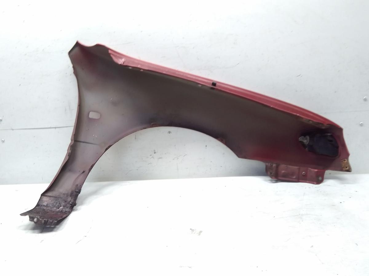 Toyota Corolla E11 Facelift original Kotfl&uuml;gel vorn links BJ2001 3N8 Red Pearl Metallic