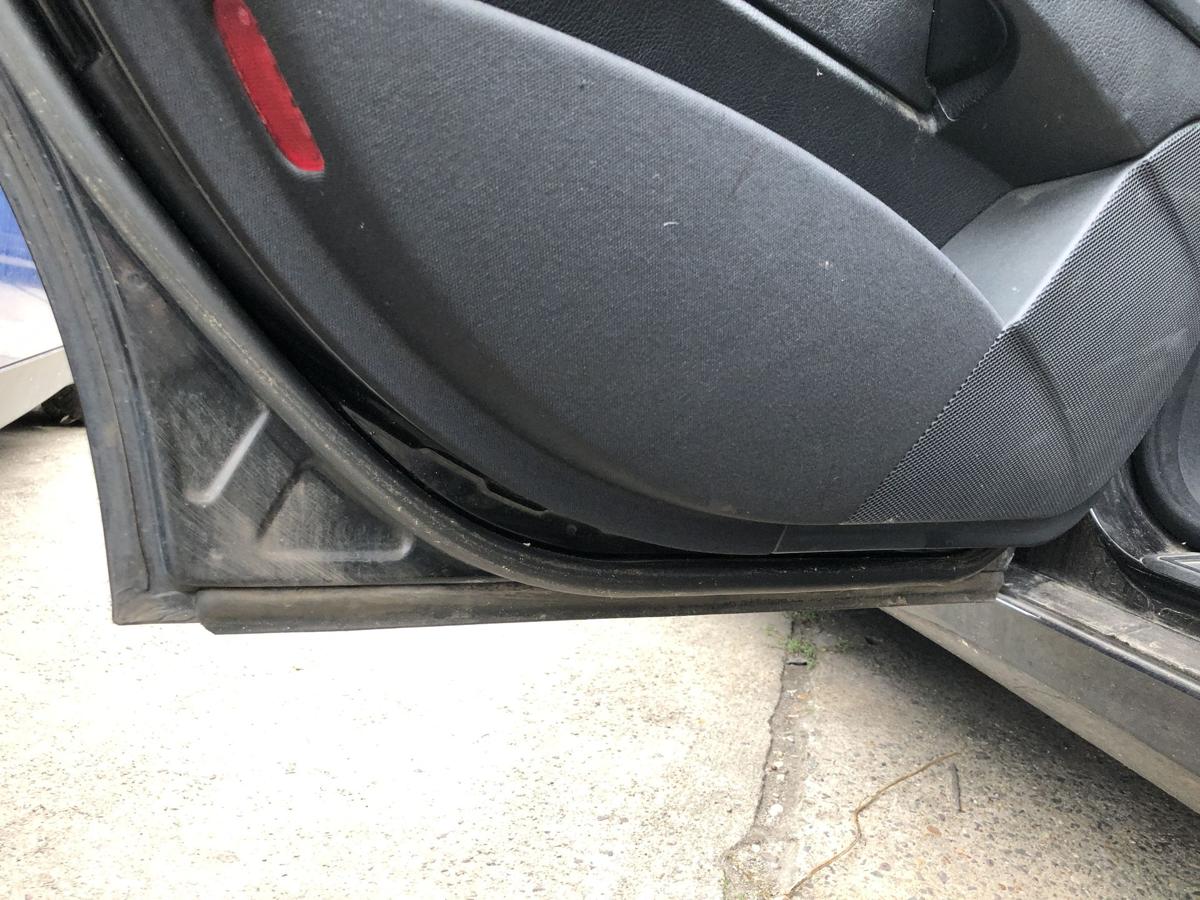 Mercedes E Klasse S211 T&uuml;r hinten links Fondt&uuml;r T-Modell Roh 197 Obsidianschwarz