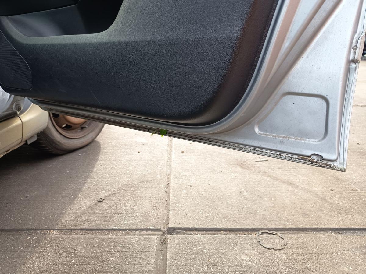 Peugeot 307SW original T&uuml;r vorne rechts EZR Aluminiumgrau Baujahr 2004