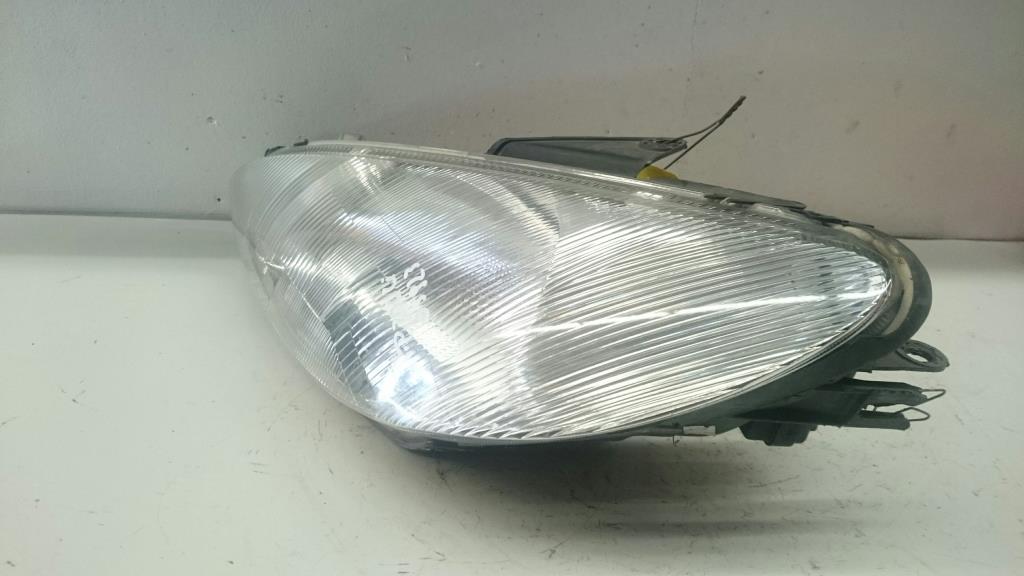 Peugeot 206 BJ 2001 Scheinwerfer vorn links Lampe 9640559580 Valeo