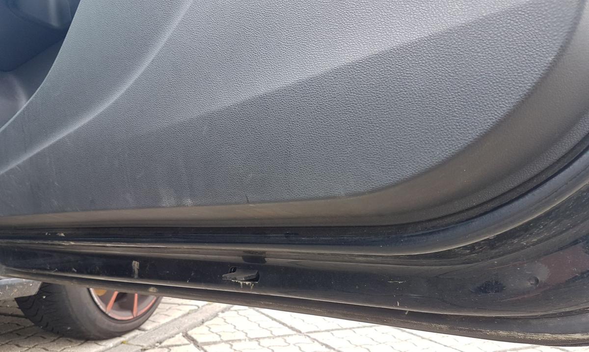 Seat Leon 5F T&uuml;r vorn rechts in LZ9Y Phantomschwarz Met Bj2014 3 T&uuml;rig Rohbau