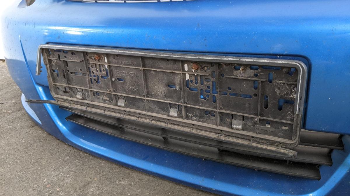 Toyota Corolla ZZE12 Stoßfänger Stoßstange Bumper vorn NSW 8P1 Blue met England