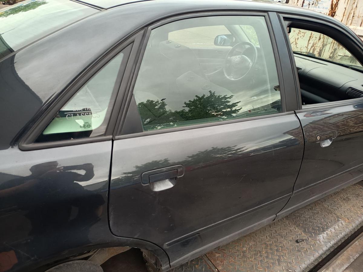 Audi A4 B5 Limo original T&uuml;r Roht&uuml;r hinten rechts LZ9U Vulkanschwarz Baujahr 1997