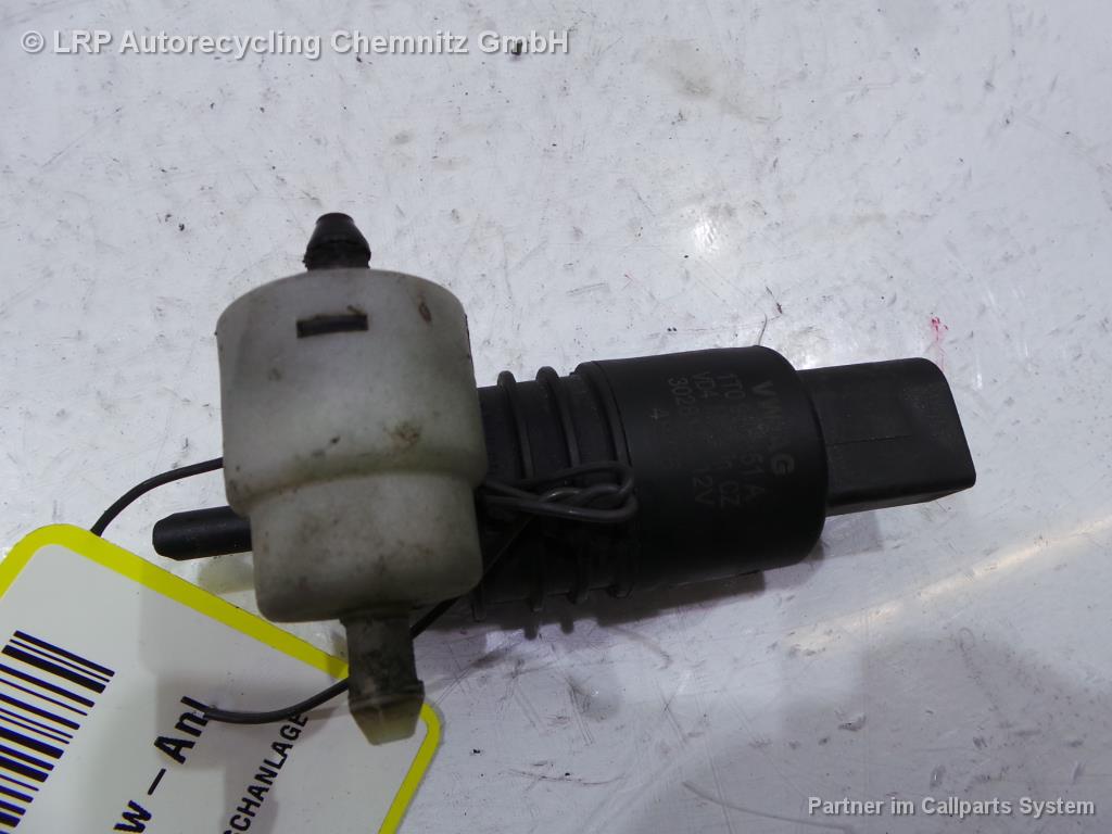 VW Golf 5 (V) BJ 2006 Wischwasserpumpe 1T0955651A Pumpe Waschanlage