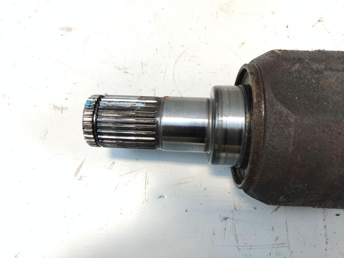 Hyundai i30 GD orig Antriebswelle Gelenkwelle vorn rechts 1.6CRDi 100kw BJ20015