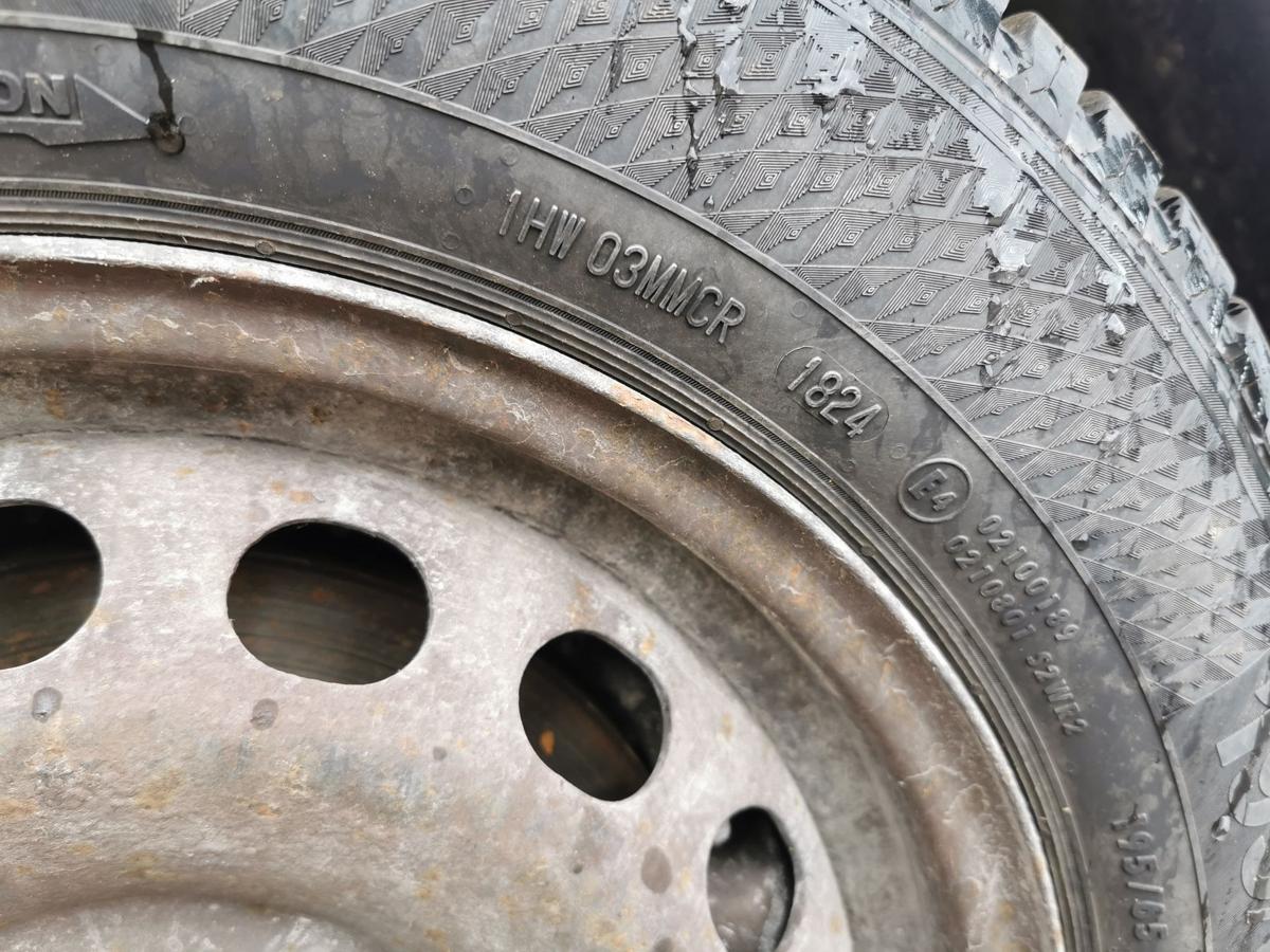 VW Caddy 2K Radsatz Komplettradsatz Stahlfelge 195 65R15 95V Semperit Allwetter