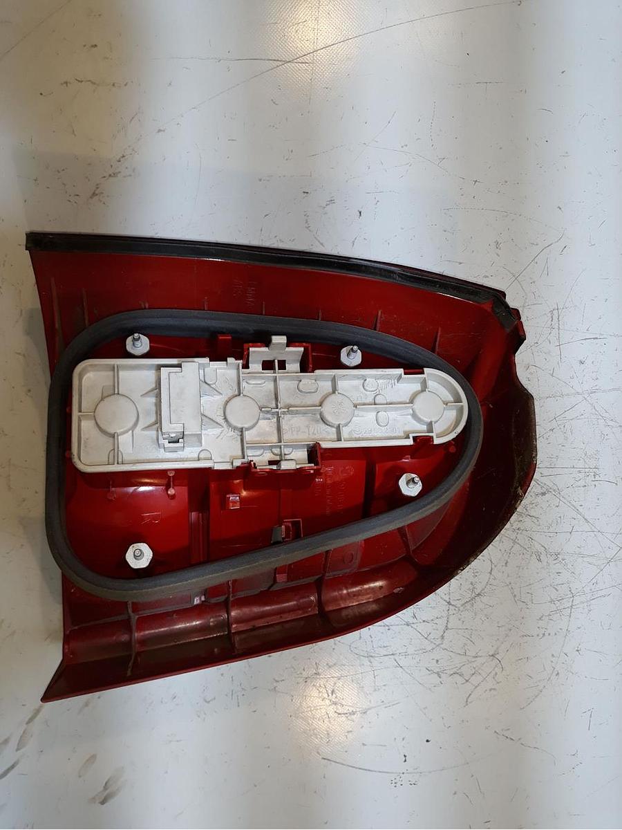 Audi A4 B5 Avant BJ 2001 Rückleuchte rechts 8D9945096D Heckleuchte Schlussleuchte