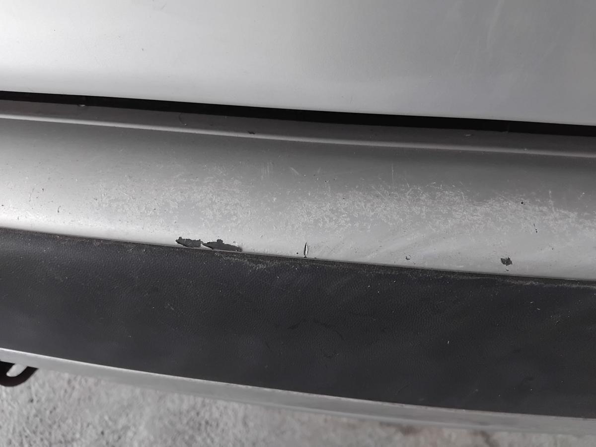 Audi 80 B4 Limousine orig Sto&szlig;stange Sto&szlig;f&auml;nger hinten BJ1992 LY7T Kristallsilber