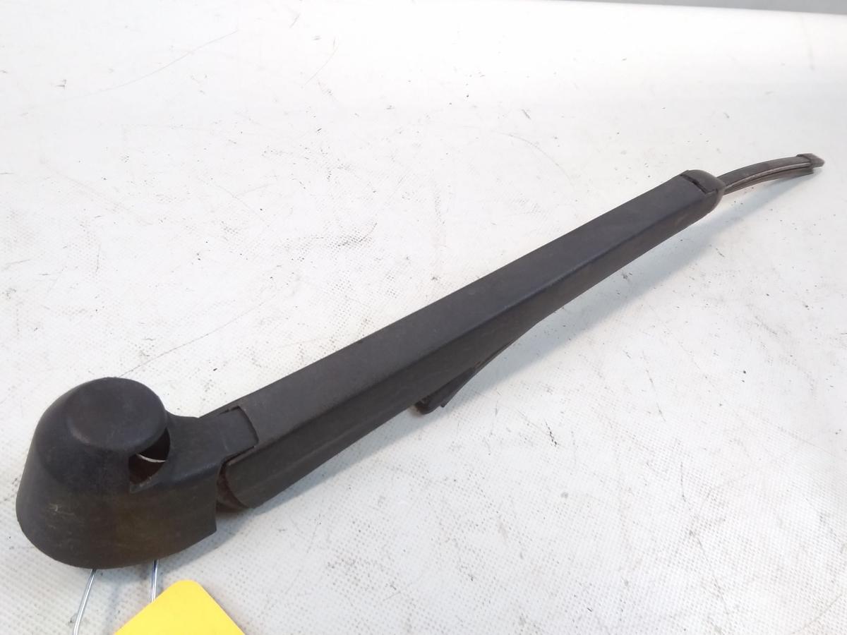 Seat Exeo ST 3R original Heckwischerarm BJ2011