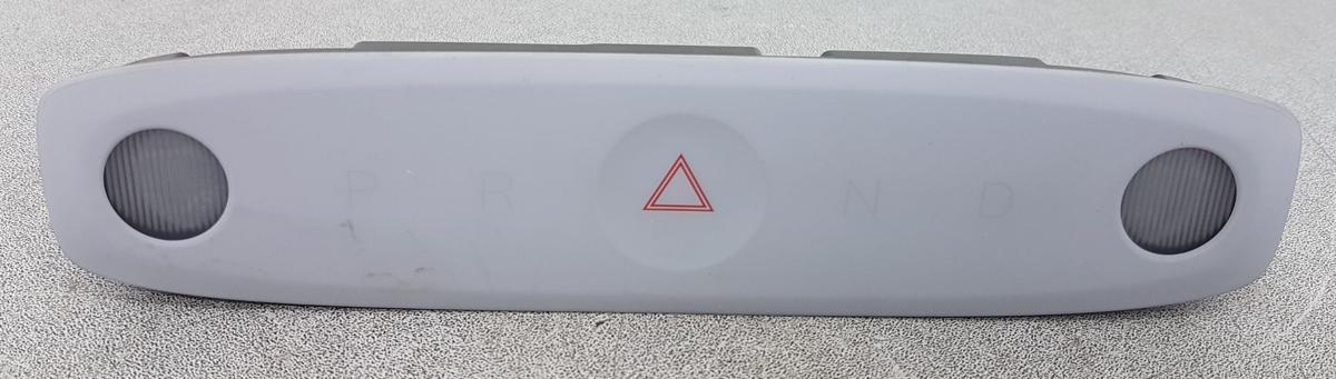 Tesla Model Y Juniper Innenraumleuchte vorn Bj25 1739293-00-E Warnblinkschalter