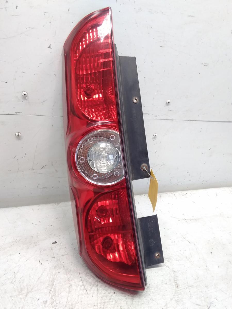 Fiat Doblo 263 original Rückleuchte Heckleuchte links BJ2010