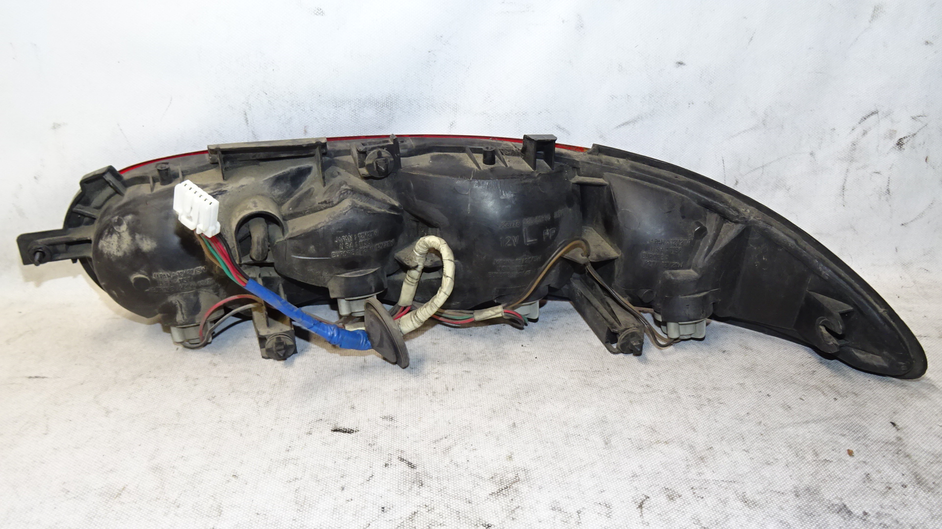 Mazda MX 3 BJ1992 Rückleuchte Heckleuchte links 22061376