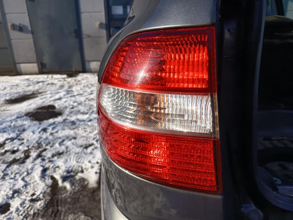 Volvo V40 original R&uuml;ckleuchte links Heck/Schluss/Licht Bj 2001