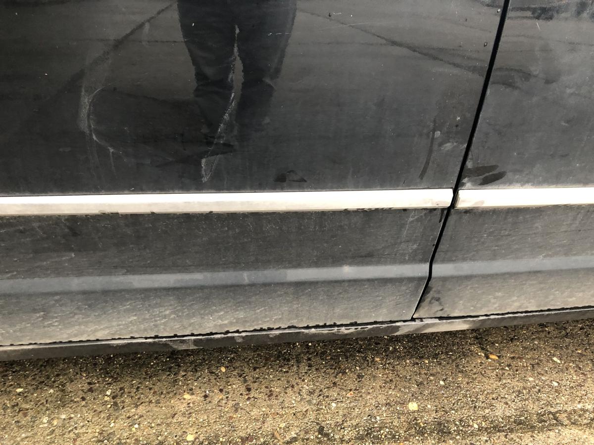 Chrysler Grand Voyager RT Schiebetür hinten rechts im Rohbau QXR schwarz