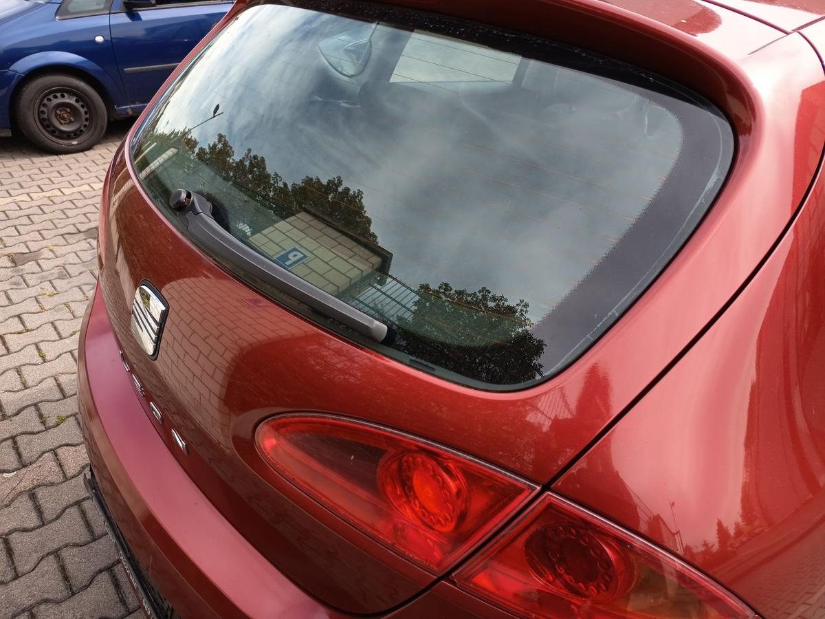 Seat Leon 1P original Heckklappe mit Scheibe LS3X Rojo Rubi Perlado Met. Bj 2005