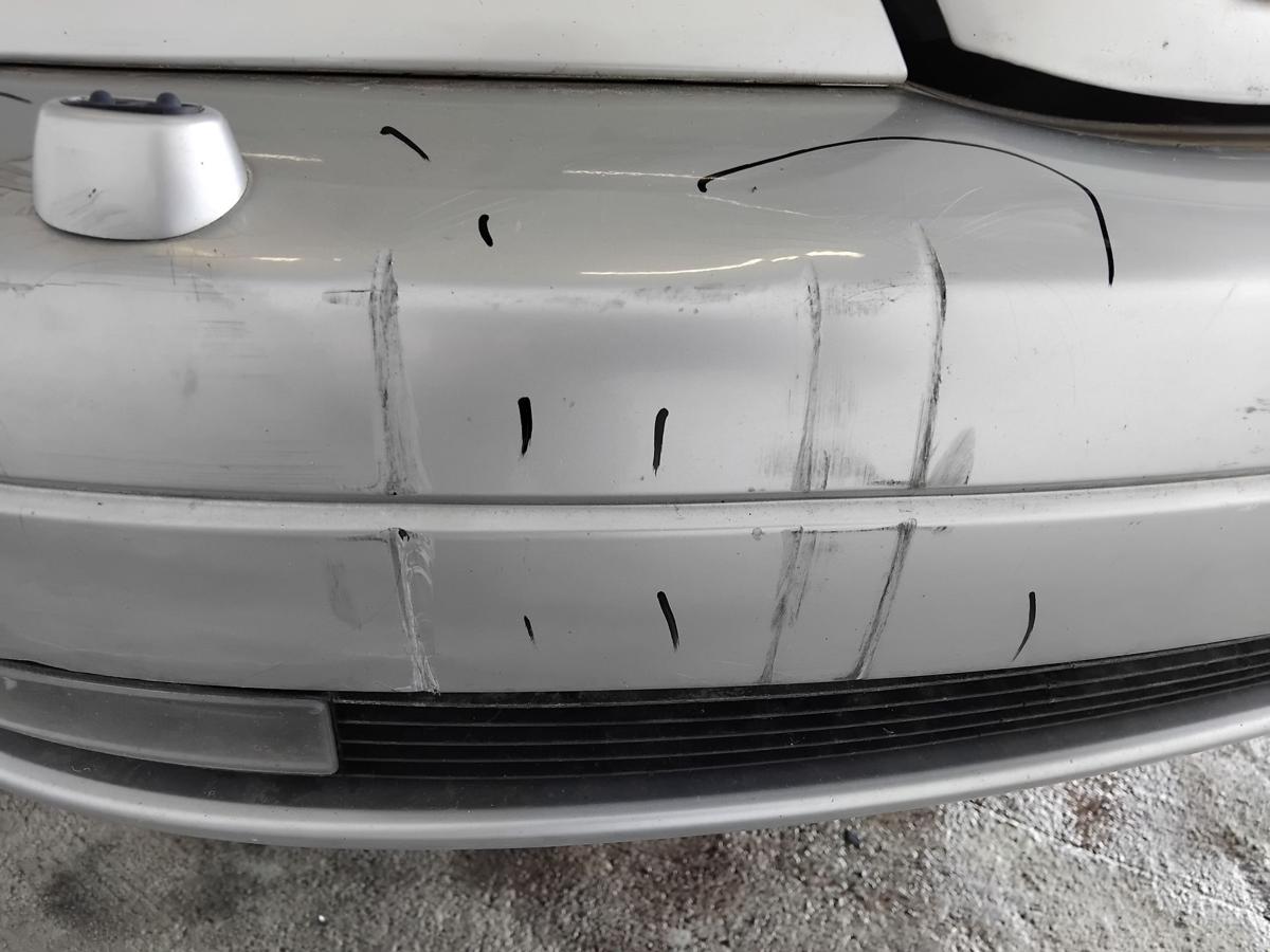 Opel Omega B Facelift original Sto&szlig;f&auml;nger Sto&szlig;stange vorn mit SWRA BJ1999 M&auml;ngel