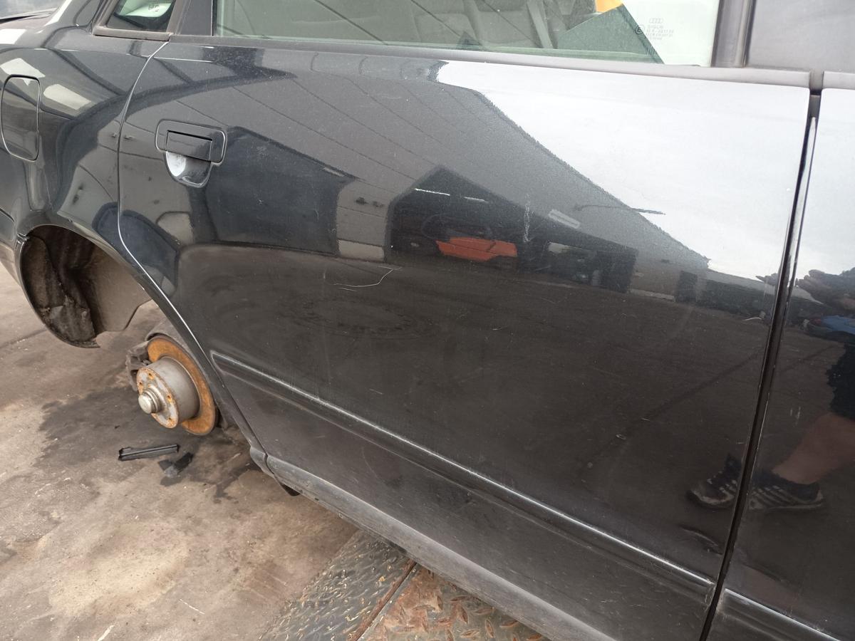 Audi A4 B5 Limo original T&uuml;r Roht&uuml;r hinten rechts LZ9U Vulkanschwarz Baujahr 1997