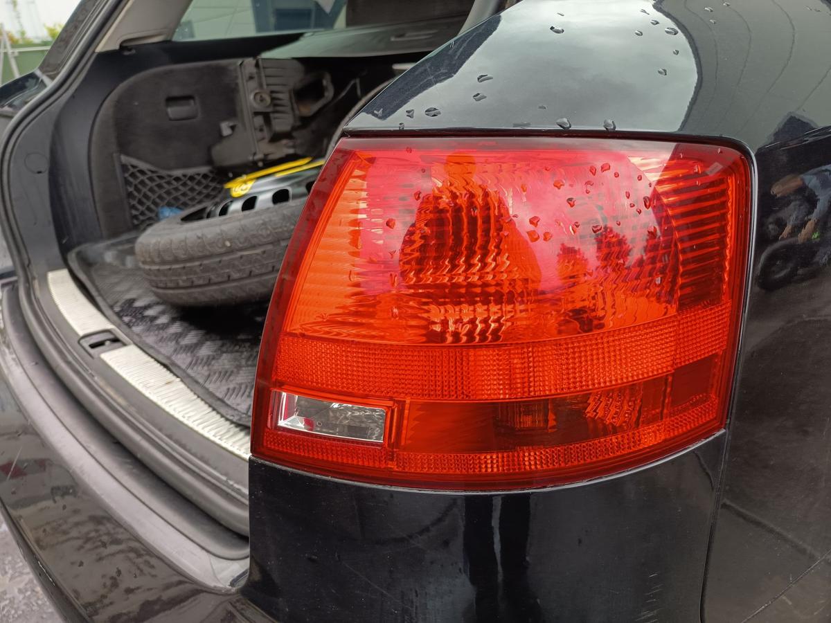 Audi A4 8E B7 Avant original Rückleuchte rechts Heck/Schluss/Licht Bj 2007