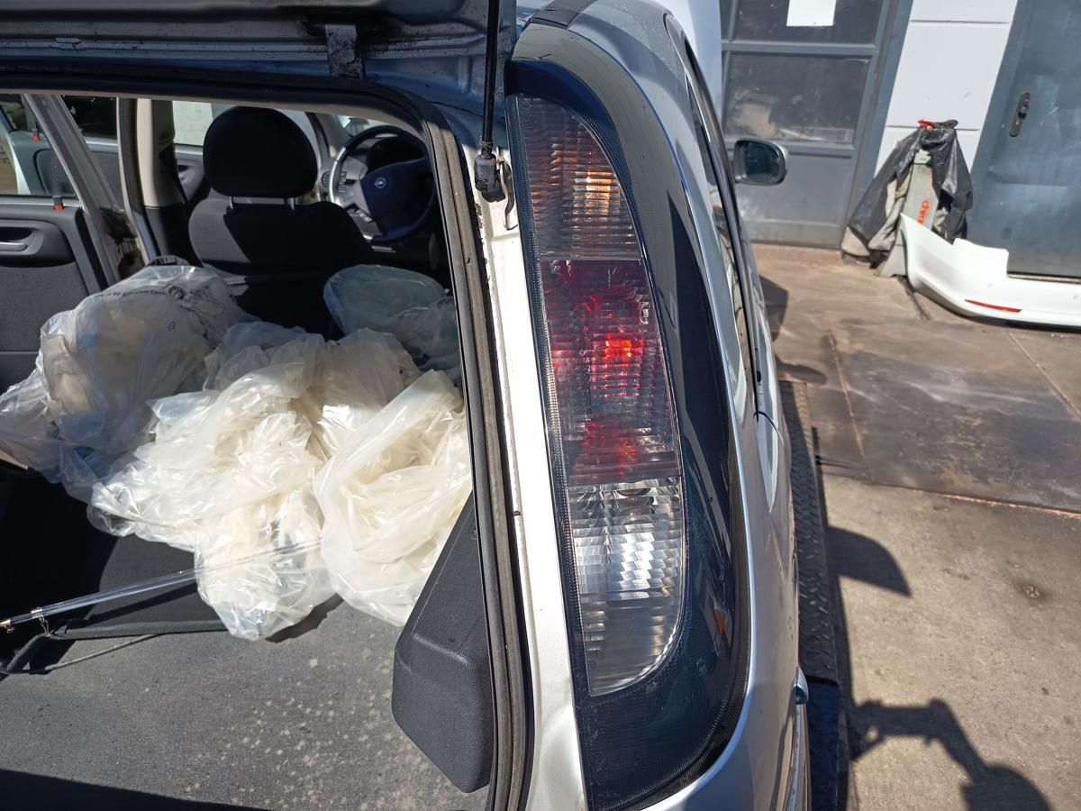 Opel Corsa C original R&uuml;ckleuchte rechts Heck Schluss Licht Bj 2005