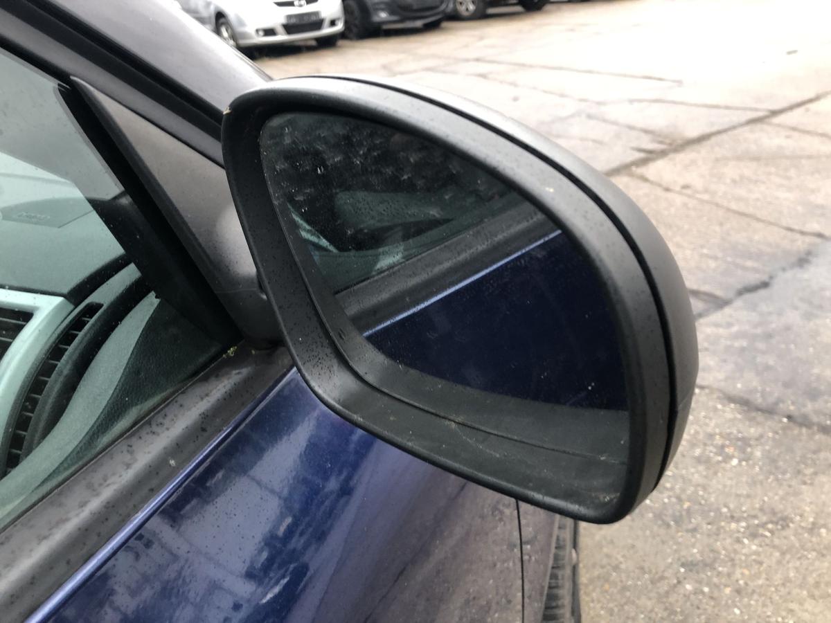Skoda Fabia 2 Typ 5J Aussenspiegel rechts R&uuml;ckspiegel unlack manuell