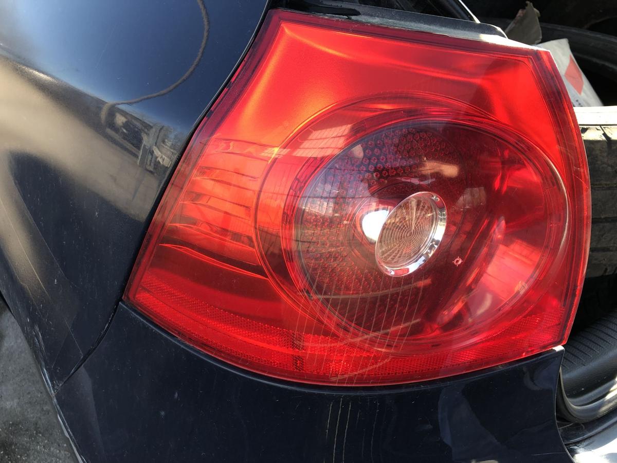 VW Golf 5 V 1K R&uuml;ckleuchte links au&szlig;en Ecke R&uuml;cklicht Heckleuchte 3/5 t&uuml;rer