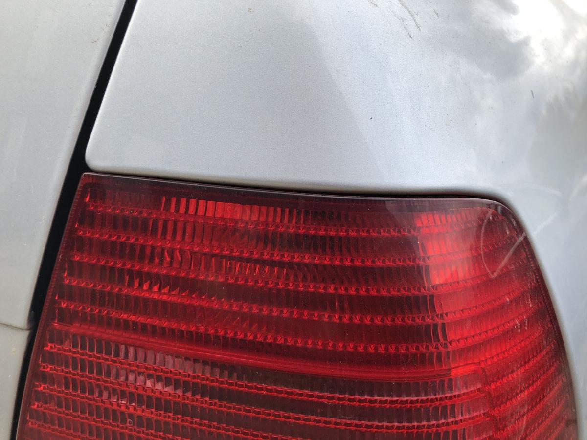 VW Bora 1J R&uuml;ckleuchte rechts R&uuml;cklicht Heckleuchte Limo Schlusslicht