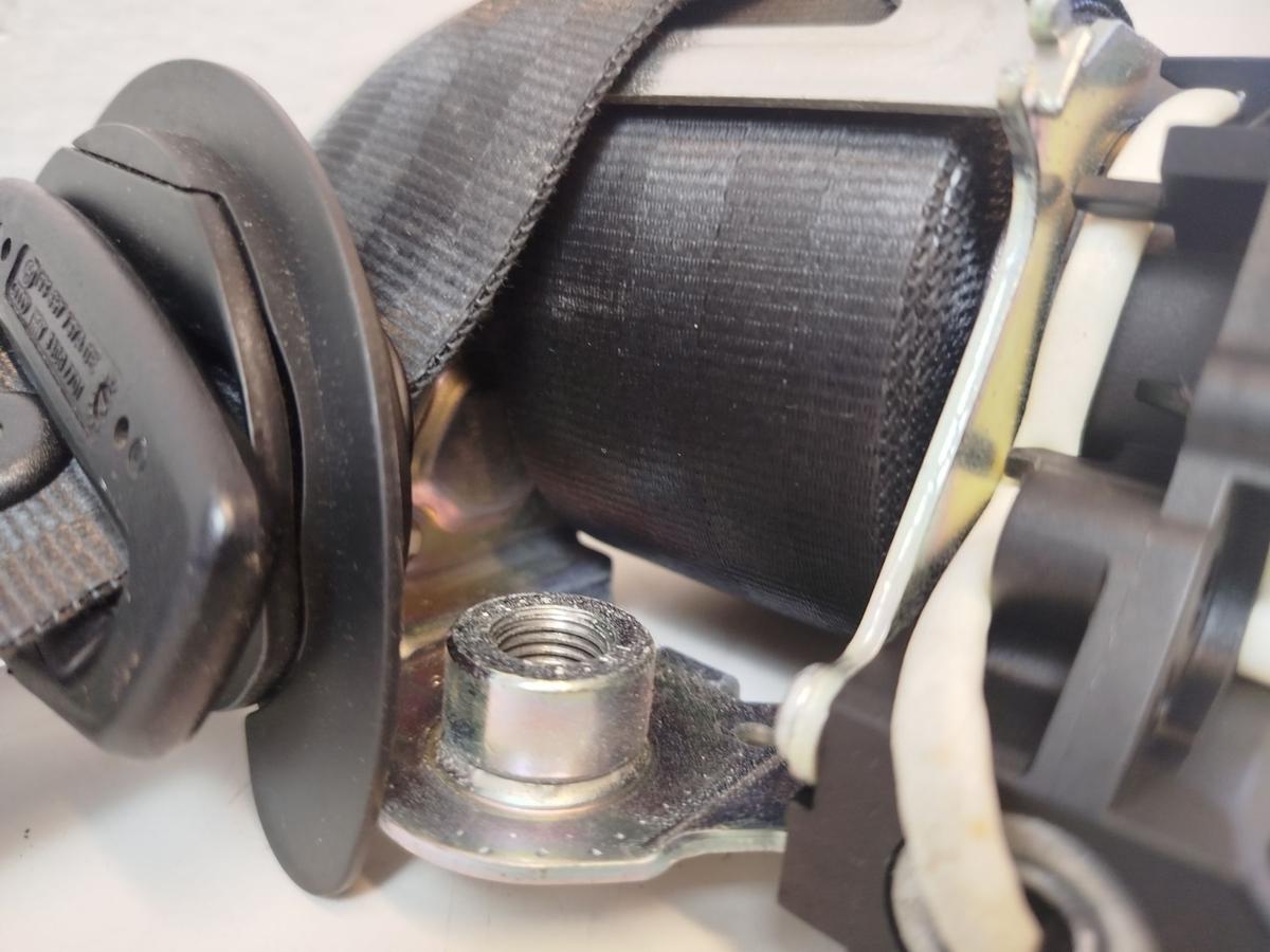 VW Passat 3C B7 Variant Sicherheitsgurt vorn rechts Anschnallgurt Gurtstraffer