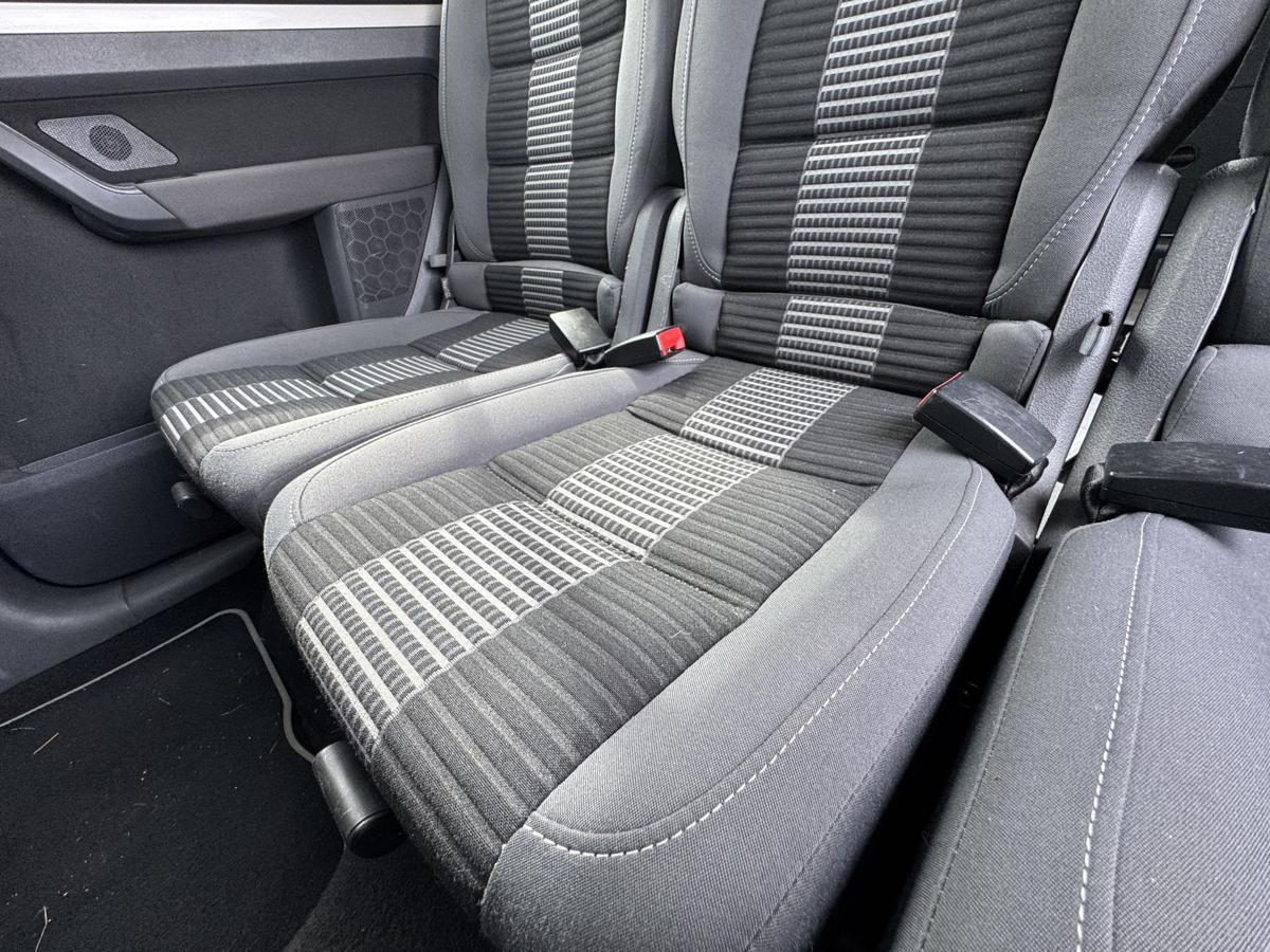 VW Touran 1T original Einzelsitz Mitte Mitte Stoff Grau/Schwarz Bj.2008