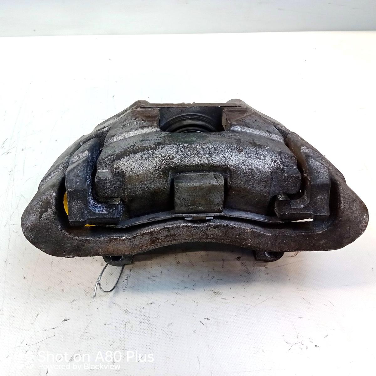 Audi A3 8P Quattro original Bremssattel Vorderachse rechts 345x30mm Bj.2004