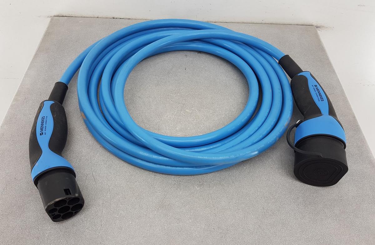 Tesla Model X Ladekabel Bj2022 4 Meter 1039810-01-A Menekes