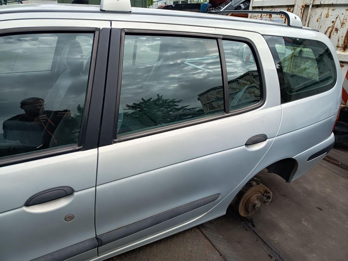 Renault Megane Kombi original T&uuml;r hinten links MV632 Polargrau Bj 2001