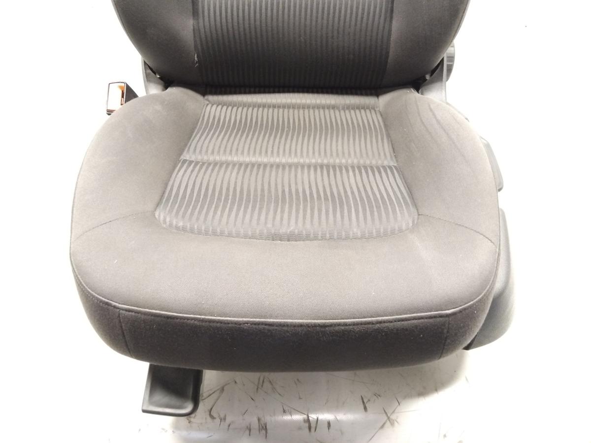 Audi A4 8K B8 Sitz vorn links Fahrersitz beheizt Stoff schwarz Bj.2009