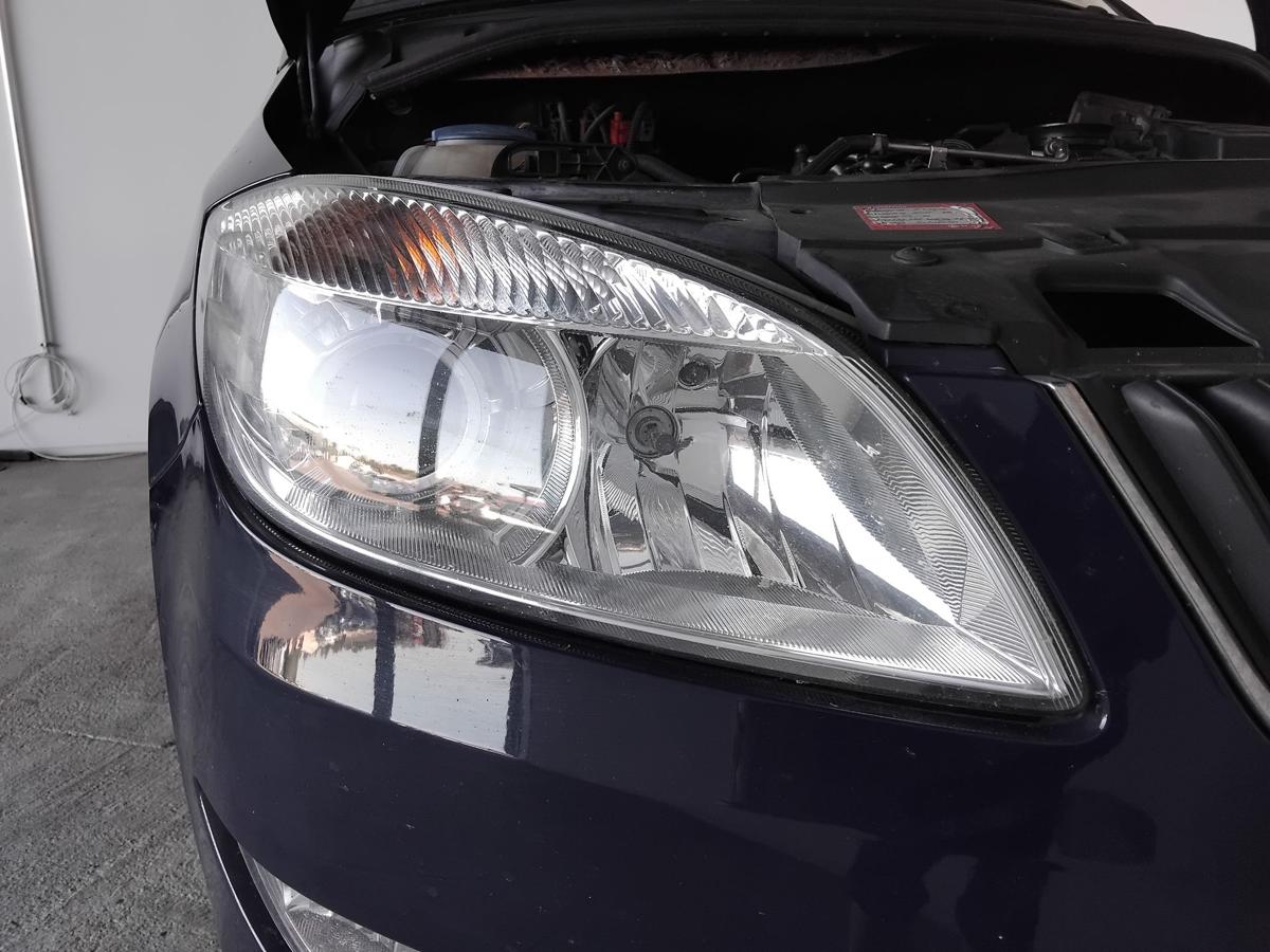 Skoda Fabia 2 5J Facelift original Scheinwerfer rechts Halogen Ellipsoid BJ2011