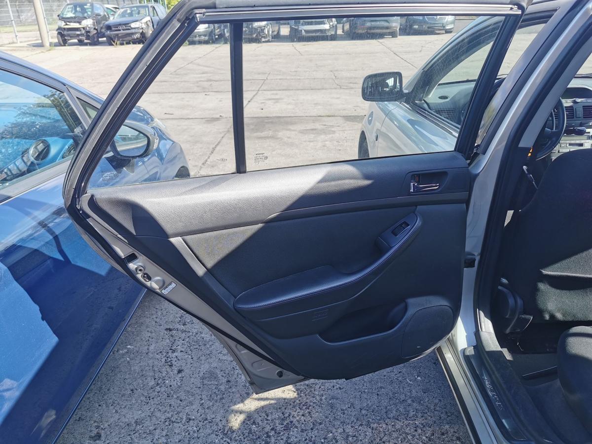 Toyota Avensis T25 Kombi Tür Autotür Fondtür hinten links 1C0 Radiant Silver ROH