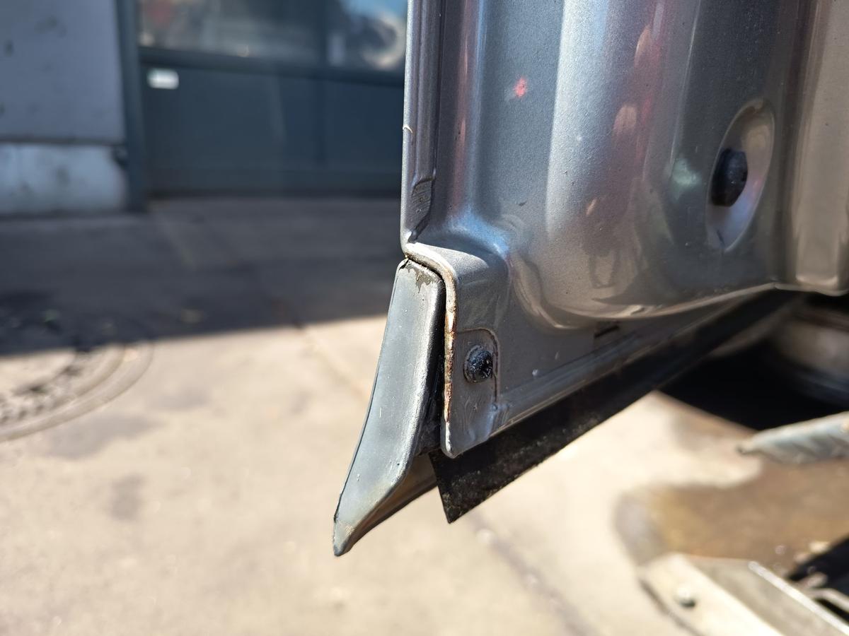 Audi A4 B6 original T&uuml;r vorn links Fahrer Roh Y7Q Atlasgrau Bj 2003