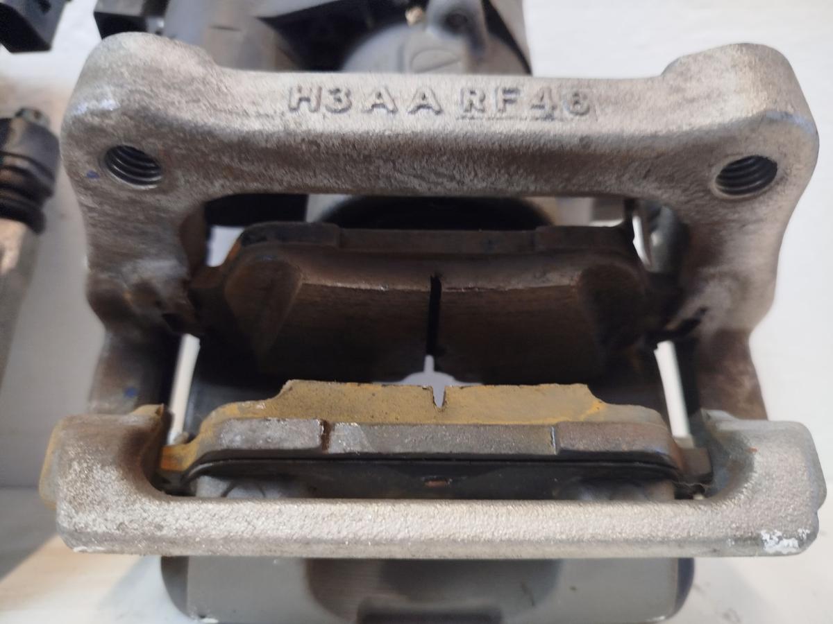NIO EL6 Elektro SUV Bremssattel hinten links rechts Hinterachse elek Parkbremse