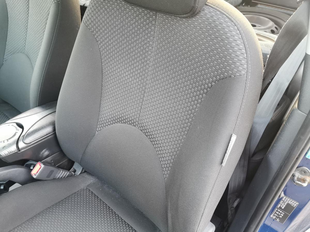 Hyundai Accent III MC Fahrersitz Sitz Autositz Stoff vorn links 3 T&uuml;rer TEXT