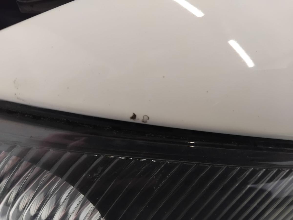 Volvo V70 II original Kotfl&uuml;gel vorn links weiss White Solid BJ2002