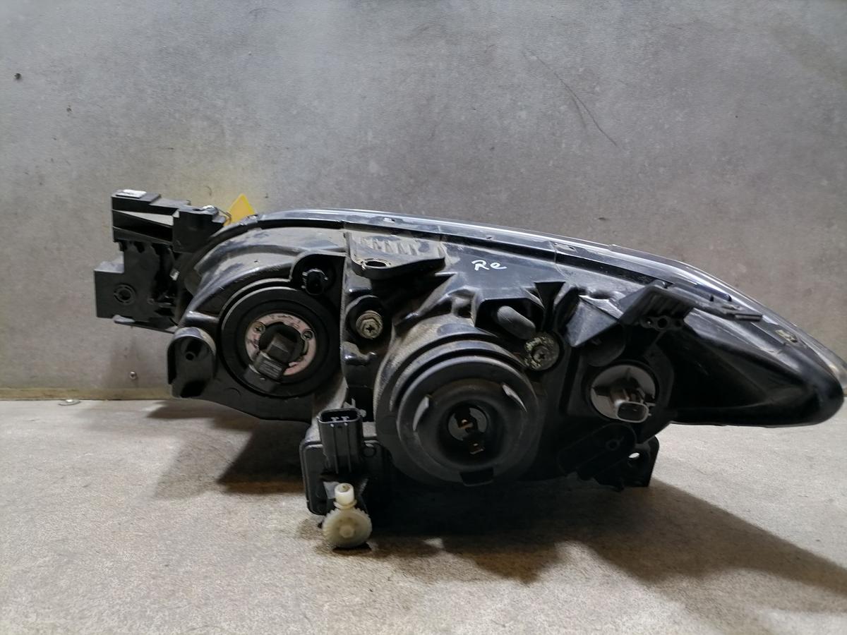 Mazda 3 BK original Scheinwerfer vorn rechts Fließheck Halogen zerkratzt