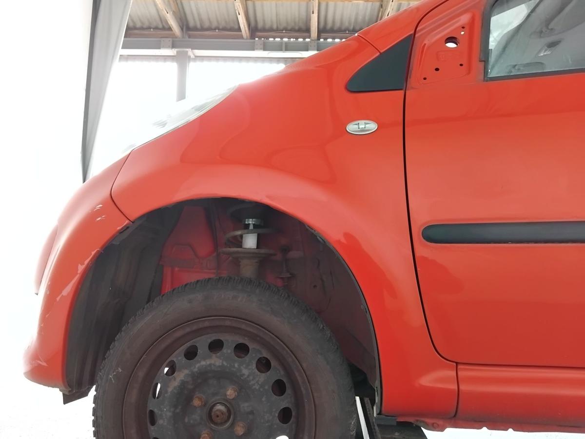 Citroen C1 original Kotfl&uuml;gel vorn links KJH Scarletrot BJ2009