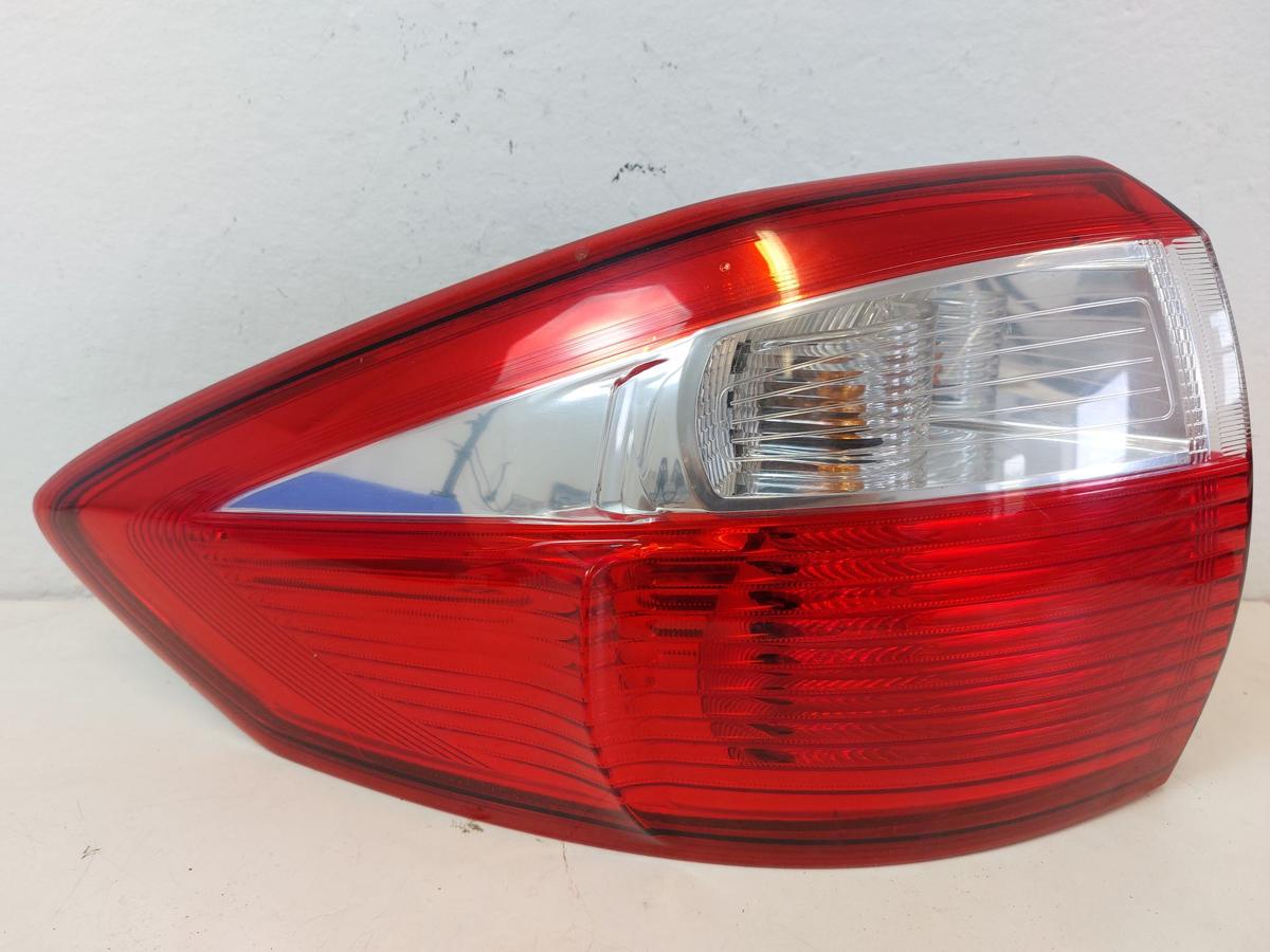Ford C-Max CB7 R&uuml;ckleuchte rechts R&uuml;cklicht Heckleuchte au&szlig;en Ecke Schlusslicht