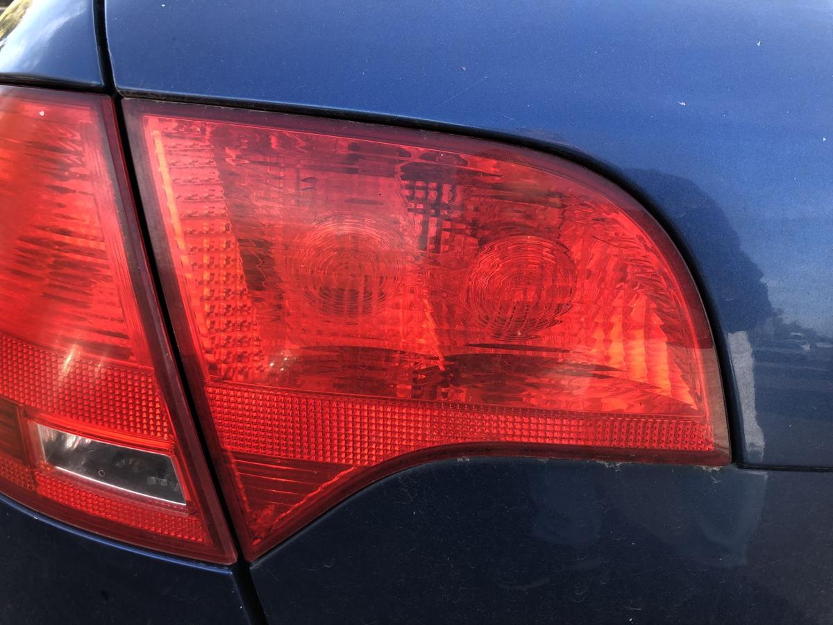 Audi A4 8E B7 Avant Rückleuchte innen links Heckleuchte Kombi Schlusslicht