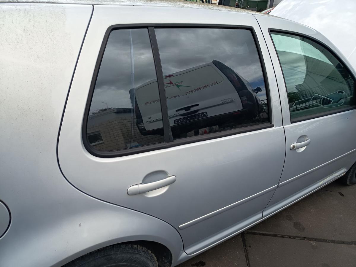 VW Golf IV original T&uuml;r hinten rechts LB7Z Satinsilber Baujahr 2000