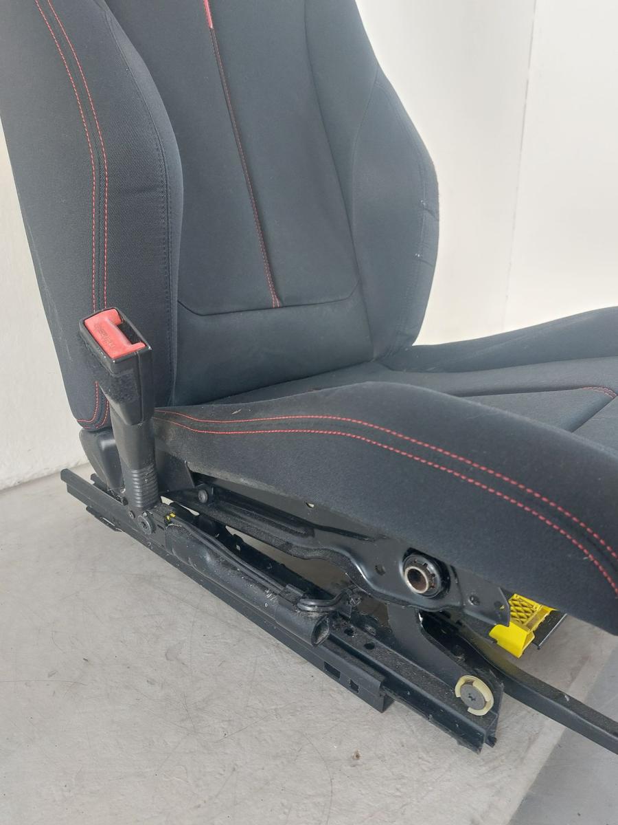 BMW 3er F30 F31 Sportline Sportsitz vorn links Sitz Fahrersitz Stoff Heizung