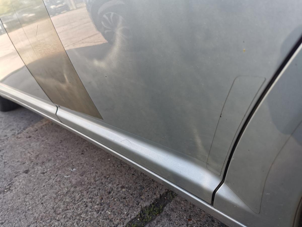 Toyota Avensis T25 Kombi Tür Autotür Fondtür hinten links 1C0 Radiant Silver ROH